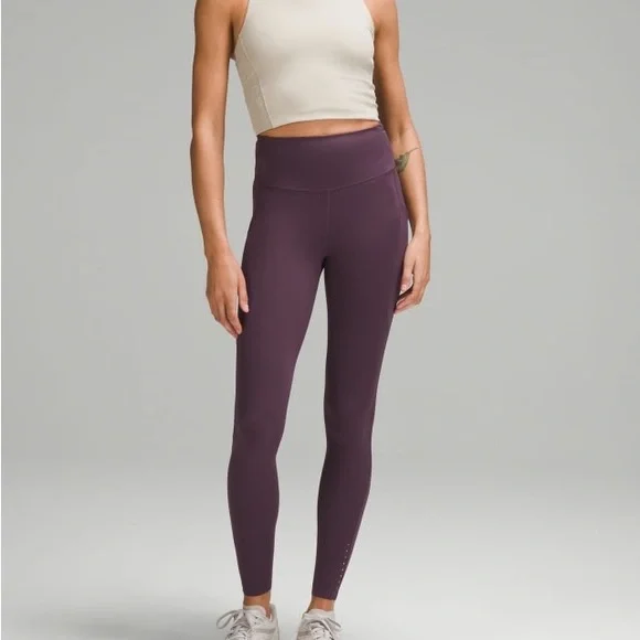 lululemon athletica Fast and Free High-Rise
Tight Leggings 25" with Pockets - Picture 1 of 12